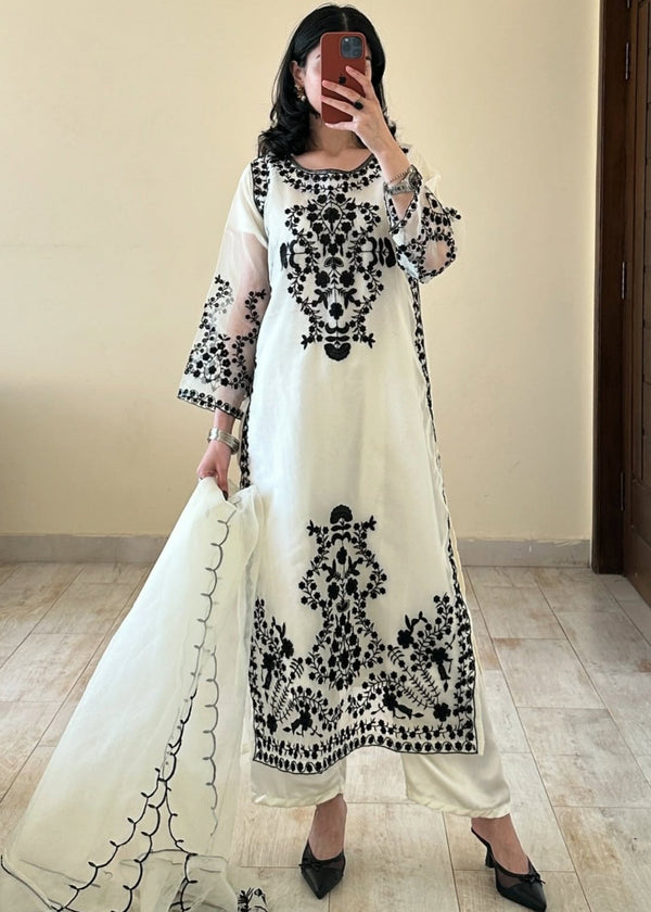 Snow White 3-Pcs. (Wedding Speial)